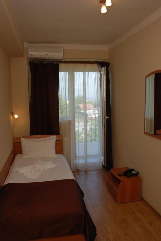 Hotel Liliacul Cluj-Napoca Luaran gambar