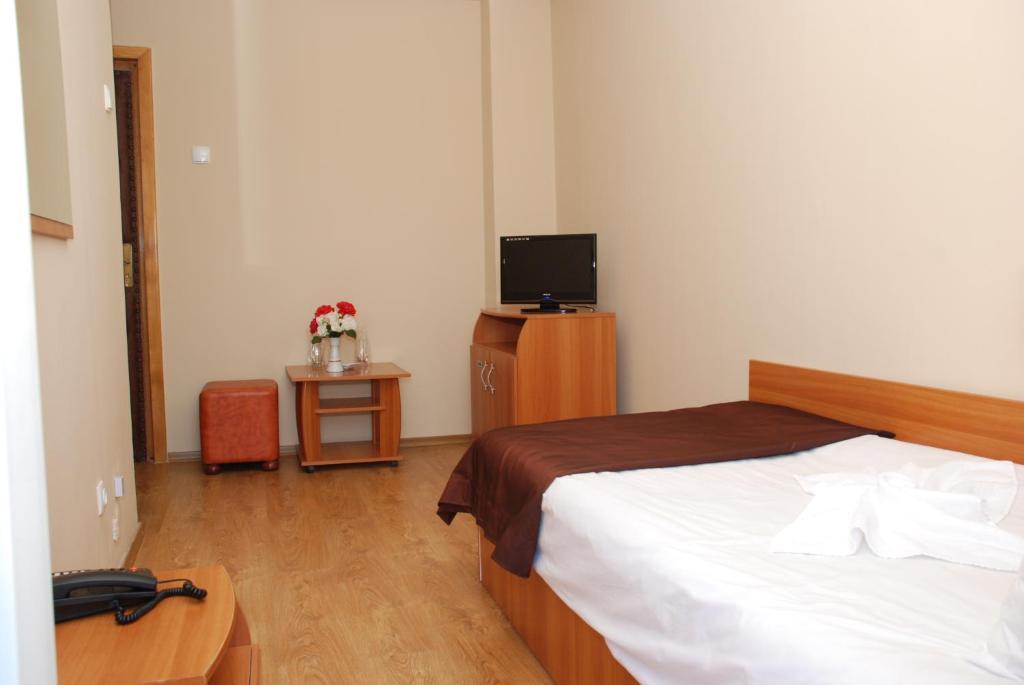 Hotel Liliacul Cluj-Napoca Bilik gambar