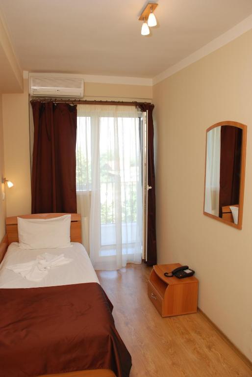 Hotel Liliacul Cluj-Napoca Bilik gambar