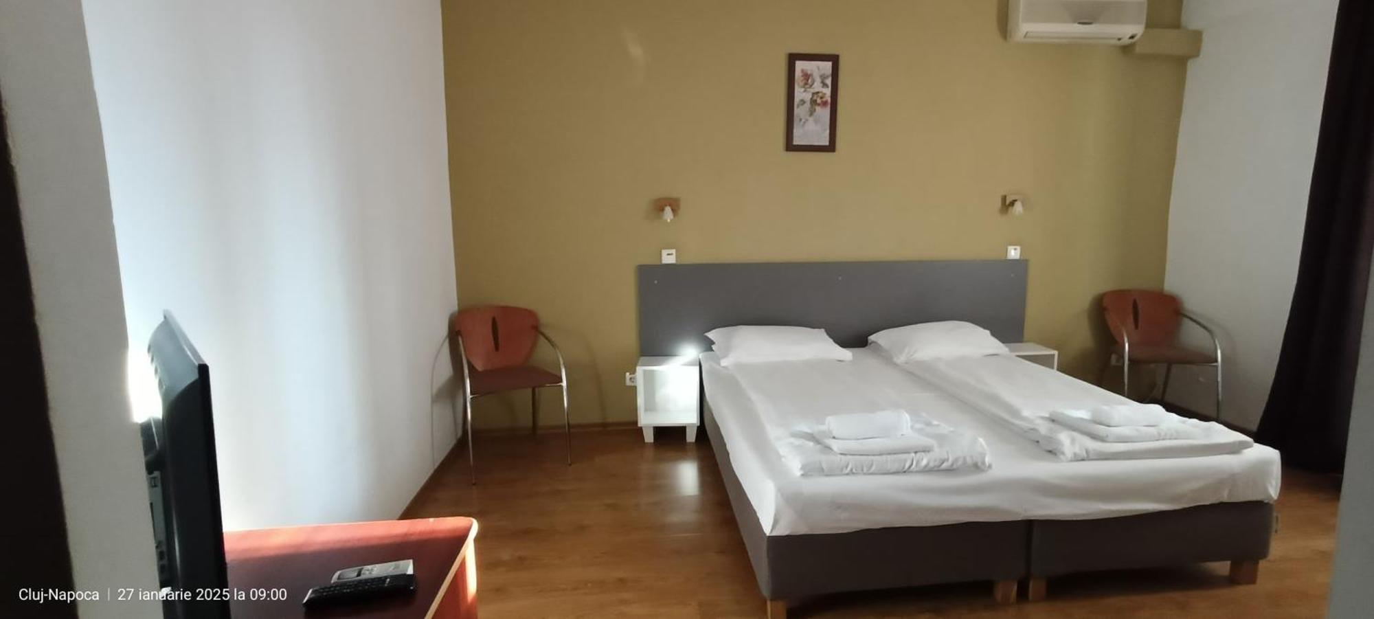 Hotel Liliacul Cluj-Napoca Luaran gambar